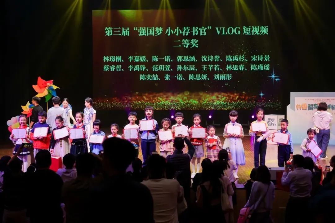 https://mmbiz.qpic.cn/sz_mmbiz_jpg/pJpJQUu1BNwm1HeO3llFpAMIiaHmHvvqficOP661vJFDsYeIjiaCOWhoibCE8lNOBo7uL4nurlSGEvKC92Bf5clzTg/640?wx_fmt=jpeg&from=appmsg