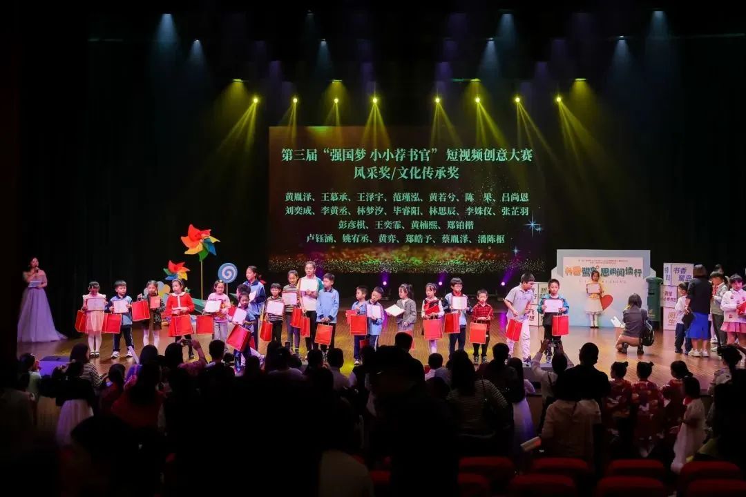 https://mmbiz.qpic.cn/sz_mmbiz_jpg/pJpJQUu1BNwm1HeO3llFpAMIiaHmHvvqf8iawwtSUbwwWxVaP1tbTPfp1HtvOms9YhywM7VUbW6vAWz7iag3vzybw/640?wx_fmt=jpeg&from=appmsg